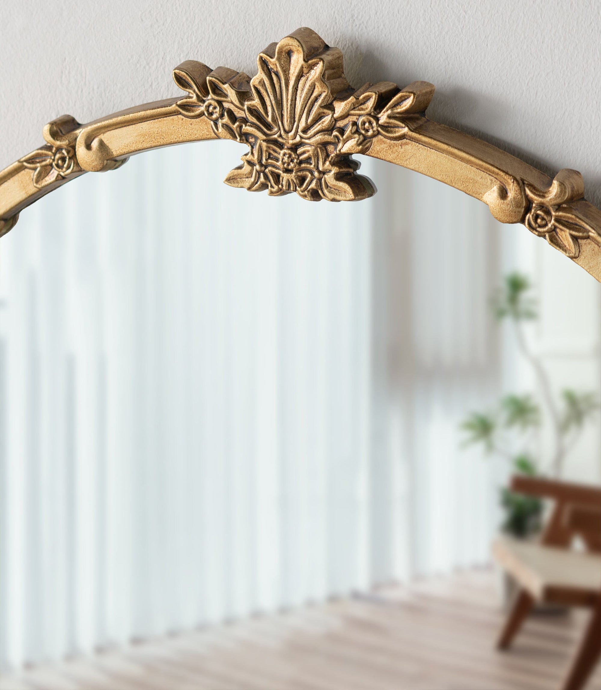 GEROGIAN GOLD ROUND MIRROR MIRROR Philbee Interiors 